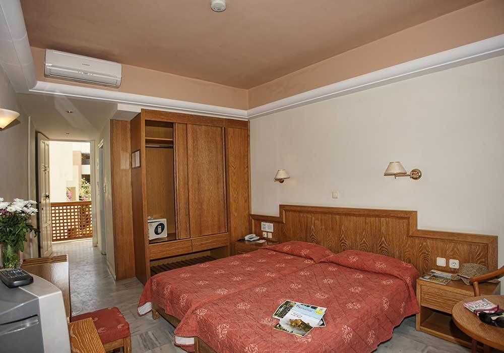 Anita Beach Hotel- Adults Only Rethymno  Bagian luar foto