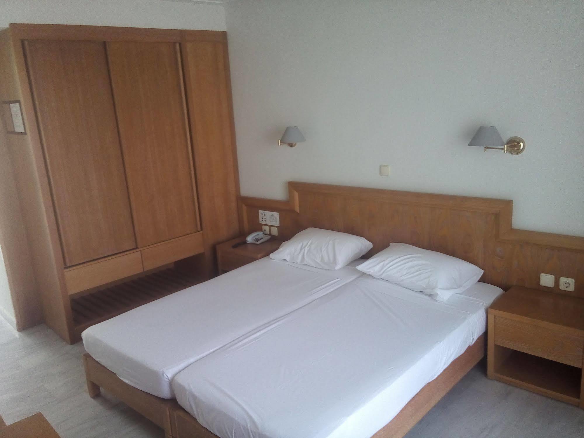 Anita Beach Hotel- Adults Only Rethymno  Bagian luar foto